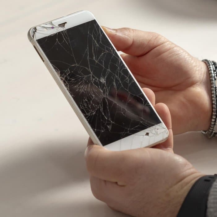 Hogyan segíthetnek a telefon szervizek a készülékek életének meghosszabbításában?